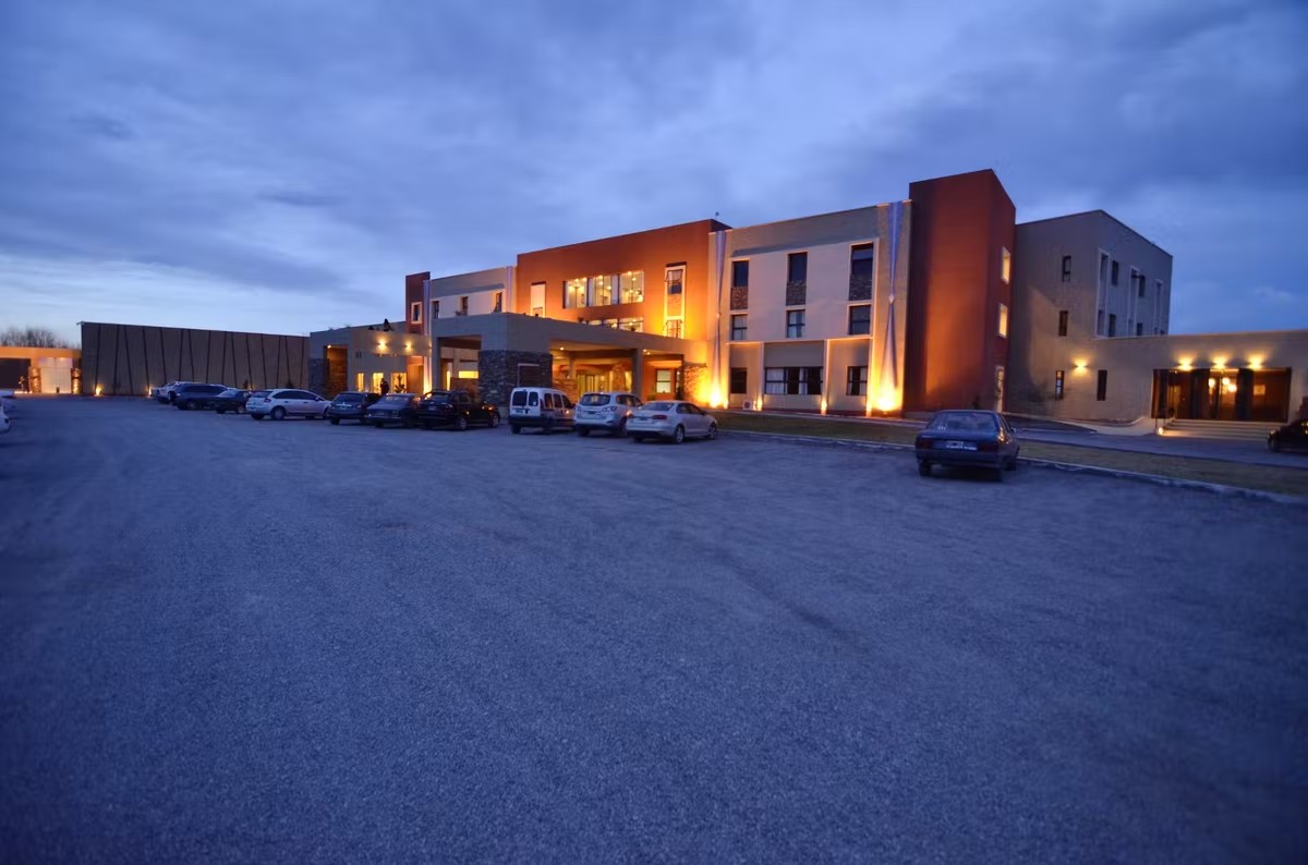 Casino Hotel Fuente Mayor, a espera de inaugurar espacio comercial y hotel