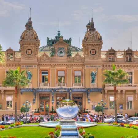 Como visitar o icônico Cassino de Mônaco