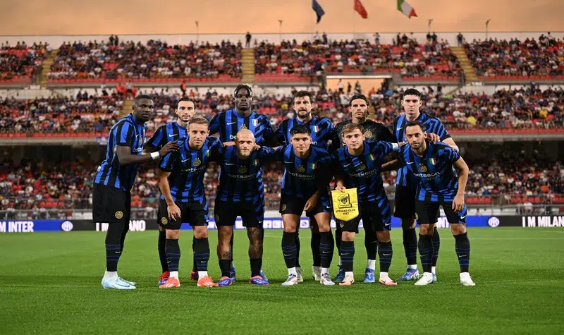 Clubes de futbol que portan casinos en su uniforme