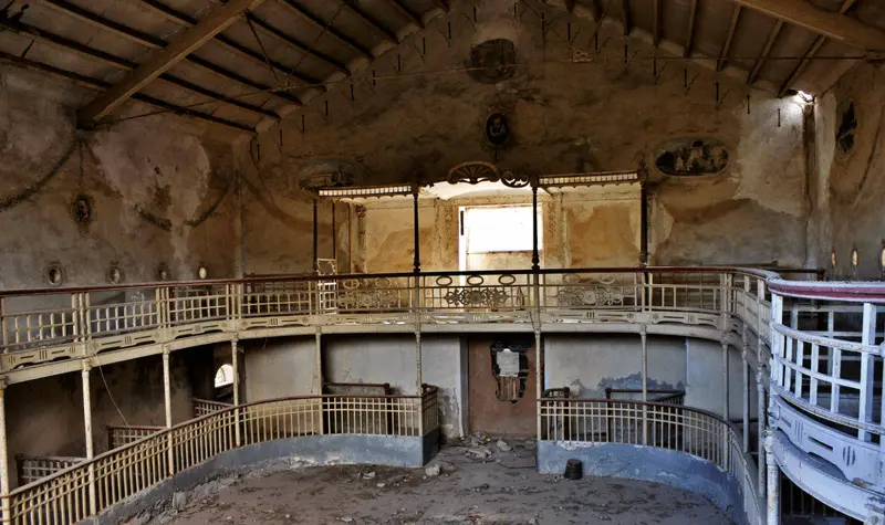 Misterios en el casino de la Colonia Santa Eulalia