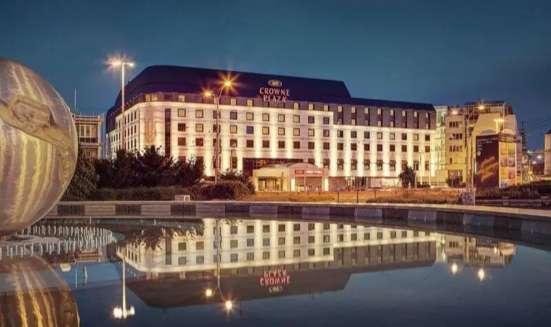 Fachada del Banco Casino