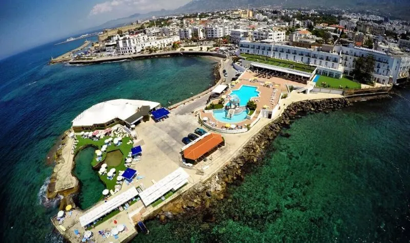 Alrededores del Dome Casino