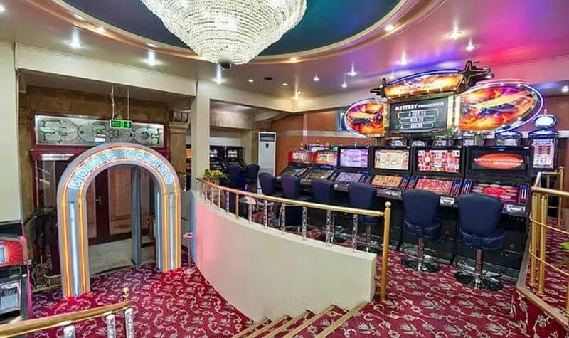 Entrada del Dome Casino