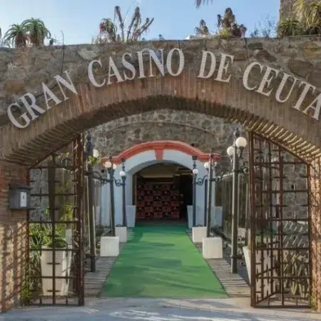 La fortaleza del Casino de Ceuta digna de la Edad Media